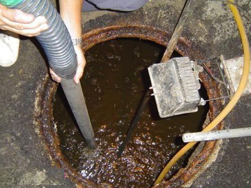 新建隔油池清理